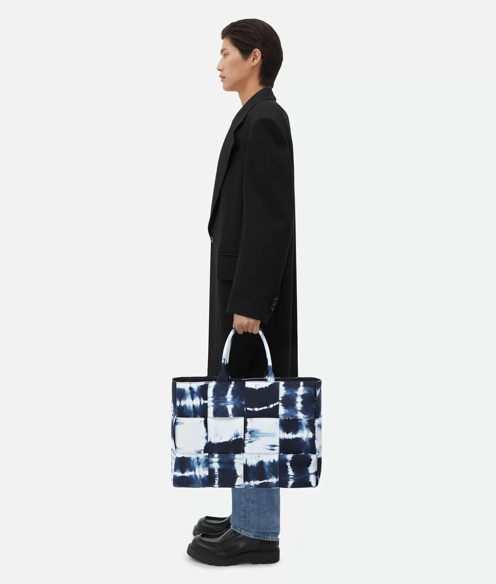 Shopper>Bottega Veneta Large Arco Tote Bag Navy/white