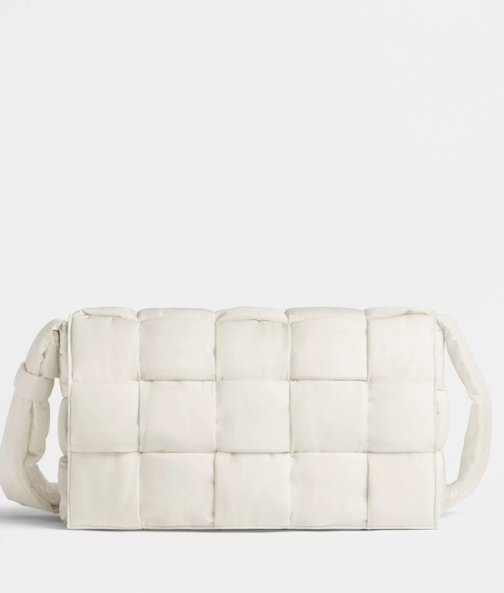 Crossbody>Bottega Veneta Maxi Padded Tech Cassette White