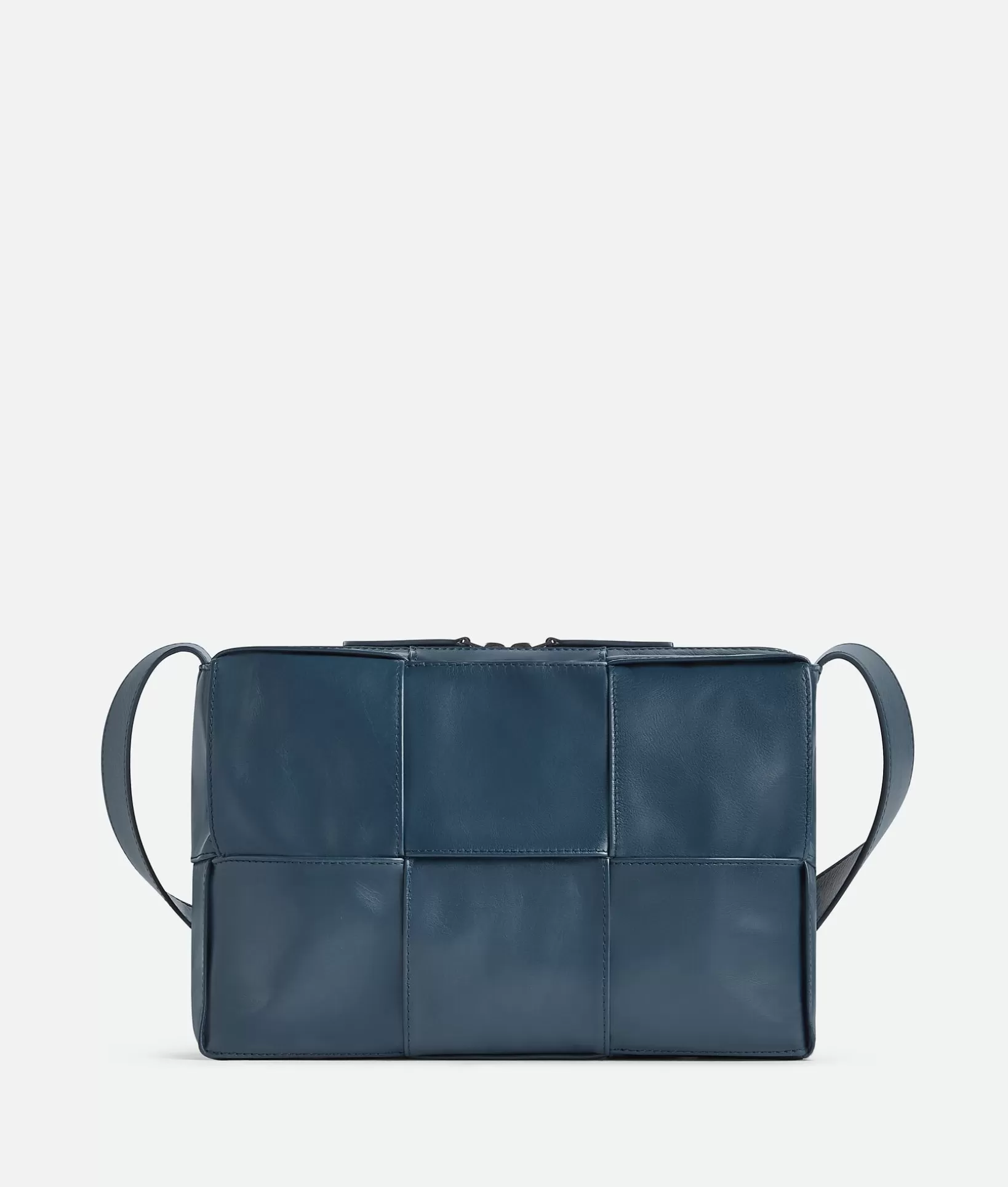 Crossbody>Bottega Veneta Medium Arco Camera Bag Deep blue