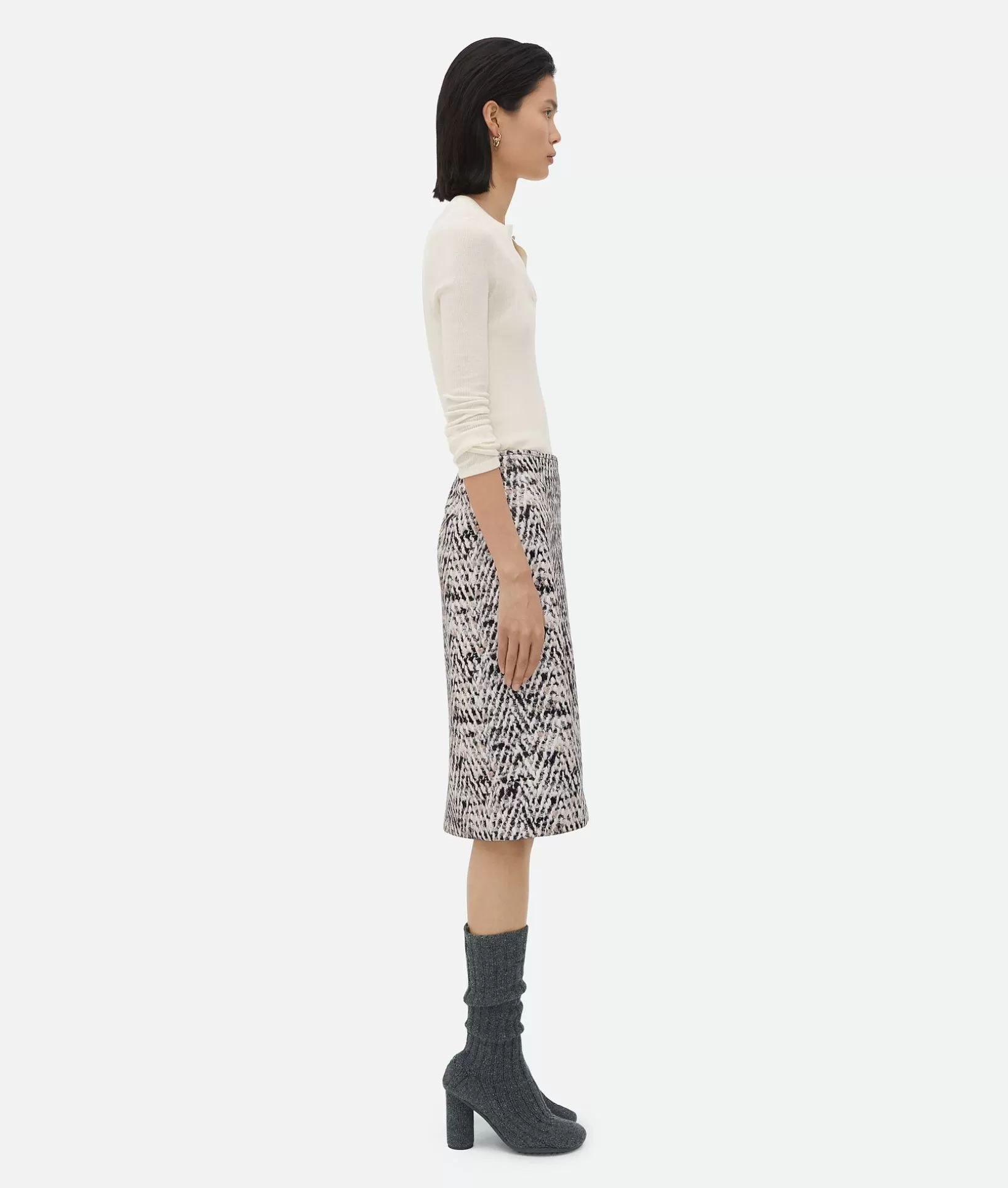 Leather | Skirts>Bottega Veneta Printed Leather Chevron Skirt Black/white