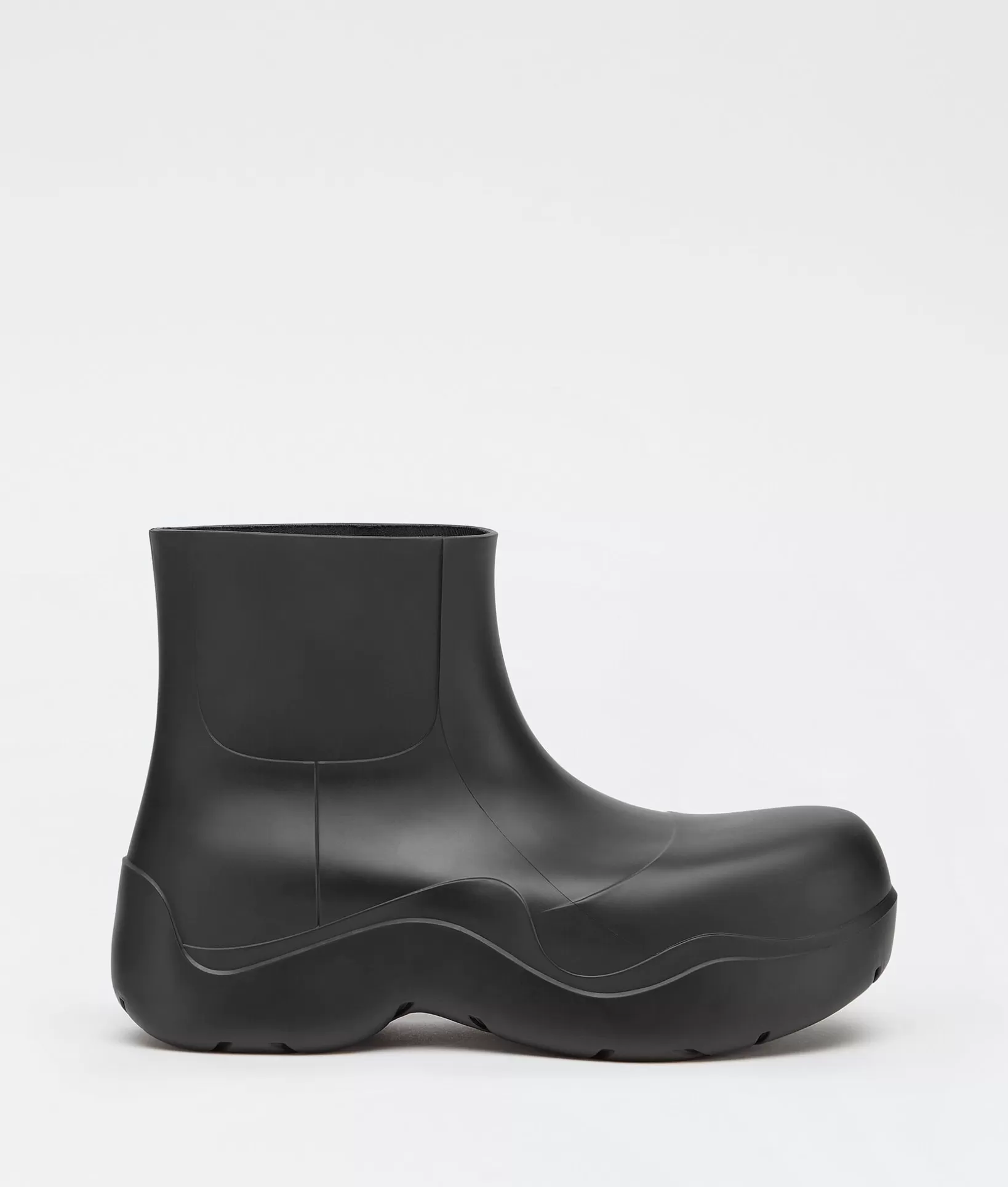 Boots>Bottega Veneta Puddle Ankle Boot Black