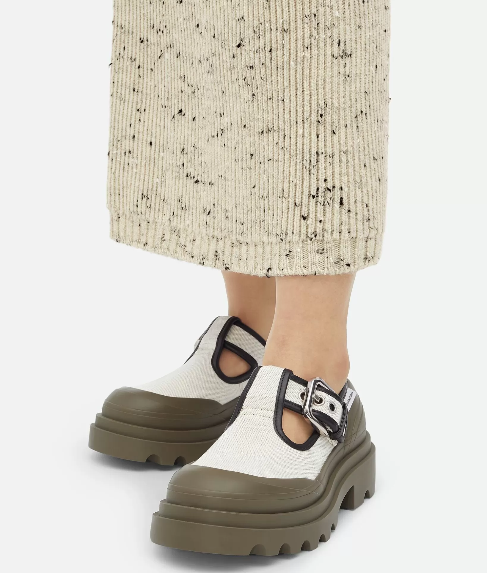 Flats>Bottega Veneta Trek Mary-Jane Natural/black/liana